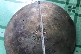 Dong Son-era drum surface found in Dong Thap province