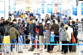 Air passengers near pre-pandemic levels