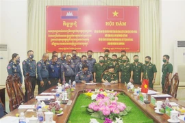 Vietnamese, Cambodian provinces strengthen cooperation in border protection