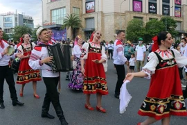 'Colours of culture' lights up Hue city’s streets