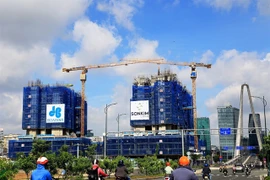 Vietnam lures over 25 billion USD in foreign investment in 11 months