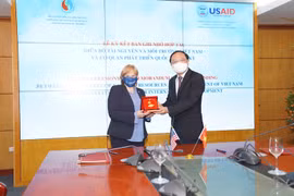 Vietnam, US enhance cooperation in climate change, environmental pollution
