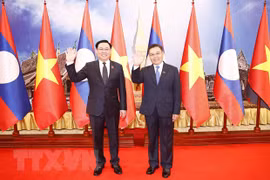 NA Chairman Vuong Dinh Hue concludes official visit to Laos