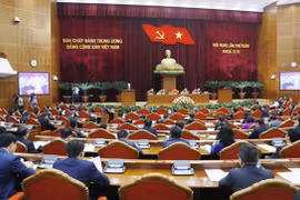Party Central Committee discusses summary of land-related policy reform resolution