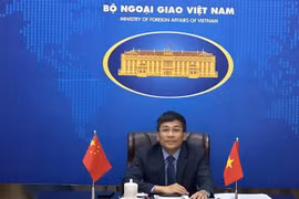 Vietnam, China hold talks on bilateral cooperation