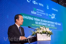 25 years of internet access marked in Vietnam