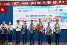  HCM City youths launch voluntary activities in Laos