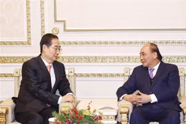 President Nguyen Xuan Phuc meets RoK PM Han Duck-soo