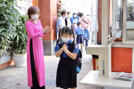 HCM City plans for vaccinating nearly one million children aged 5-11 against COVID-19