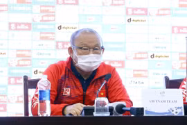 Coaches play mind games ahead of football final