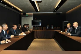 Sports minister meets leader of International Olympic Committee in Seoul