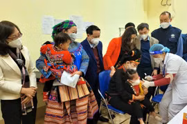 WHO officials examine Yen Bai’s COVID-19 vaccination, school health
