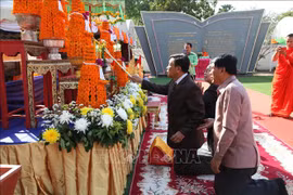 Respects paid to martyrs of Laos-Vietnam combat alliance