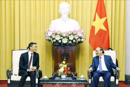President hosts Honorary Consul of Vietnam in Switzerland