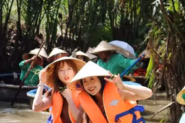 HCM City to offer free-of-charge foreign language courses to tour guides
