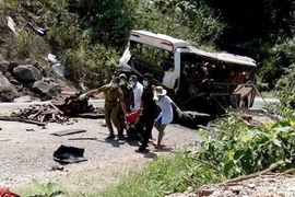 Vietnamese among Laos bus accident victims