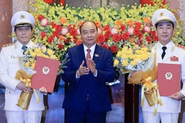 Two deputy ministers of public security promoted to Senior Lieutenant General