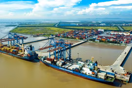 Vietnam posts 764 million USD in trade surplus in 7 months