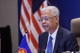 Malaysian PM begins official visit to Vietnam