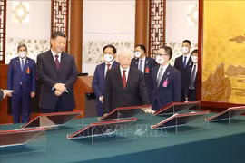 Vietnam, China sign 13 cooperation documents