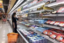 Consumers tighten wallets, retail industry faces difficulties