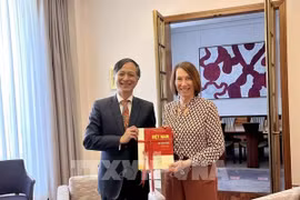 Australian Senate President appreciates bilateral relations with Vietnam