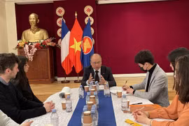 Sciences Po students learn about Vietnam-France relations