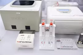 US presents tuberculosis detection tools, medications to Vietnam