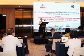 HCM City seeks ways to support exporters, importers