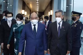 President Nguyen Xuan Phuc begins State visit to Singapore