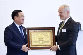 NA Chairman receives President of RMIT University
