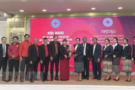 Thua Thien-Hue, Lao locality discuss red cross work in border region