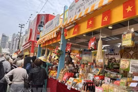 Vietnam attends Cambodia import-export goods exhibition 