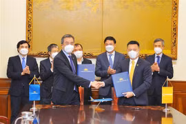 Sun Group, Vietnam Airlines join hands to bring Vietnamese home from Ukraine 