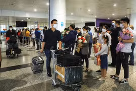 Nearly 1,700 Vietnamese people return home safely from Ukraine