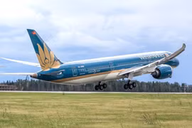 National flag carrier makes plans to fly Vietnamese citizens out of Ukraine