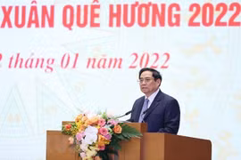 PM meets OVs joining “Xuan Que huong” programme