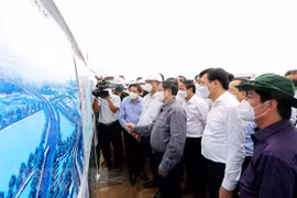 PM inspects My Thuan-Can Tho expressway, My Thuan 2 bridge construction