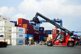 Vietnam enjoys 10.6 billion USD trade surplus in 11 months