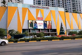 UNIQLO opens two new stores in Hanoi