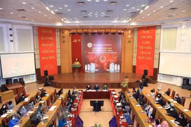 Forum discusses COVID-19 vaccine race's impacts