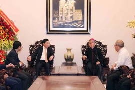 Senior officials visit southern Catholic, Protestant followers ahead of Christmas