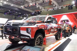 Domestic car sales to rise before Tet holiday: experts