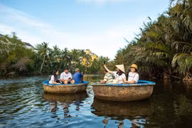 Night performance kicks off national tourism year in Quang Nam