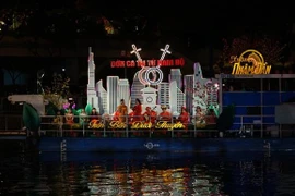 HCM City floating Tet flower market opens