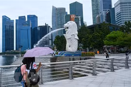 Singapore's retail sector maintains growth in October