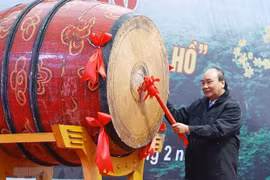 President launches tree planting festival in Phu Tho