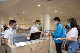 Foreigners, overseas Vietnamese to benefit from favourable entry procedures