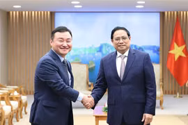 Prime Minister asks Samsung Electronics to expand operations in Vietnam