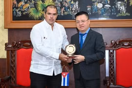 Vietnam enhances press cooperation with Cuba, RoK